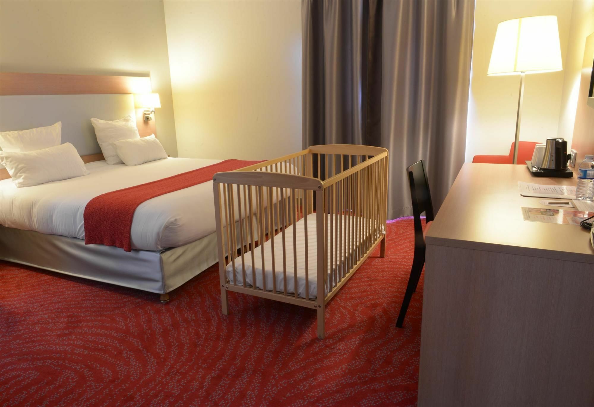 Hotel Ibis Styles Montargis Arboria 3*